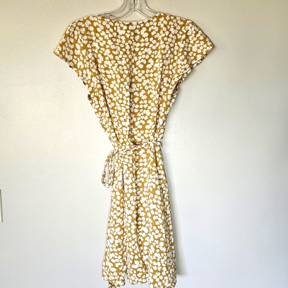 Aerie Floral Wrap Mini Dress Mustard & White Flutter Sleeve Size M cottagecore - Picture 6 of 8